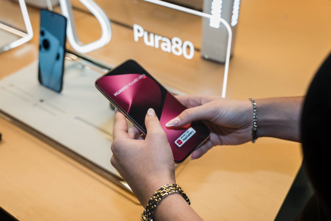 Huawei odprl prvi Iconic Shop v Sloveniji