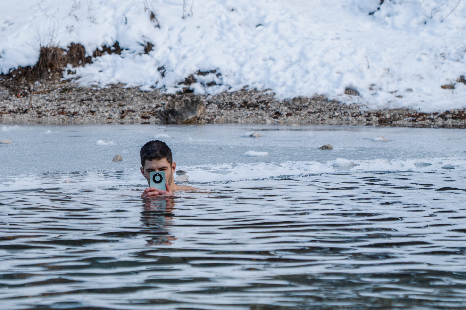 HONOR Magic8 Lite je zasnovan kot izjemno vzdržljiv in zanesljiv pametni telefon srednjega razreda