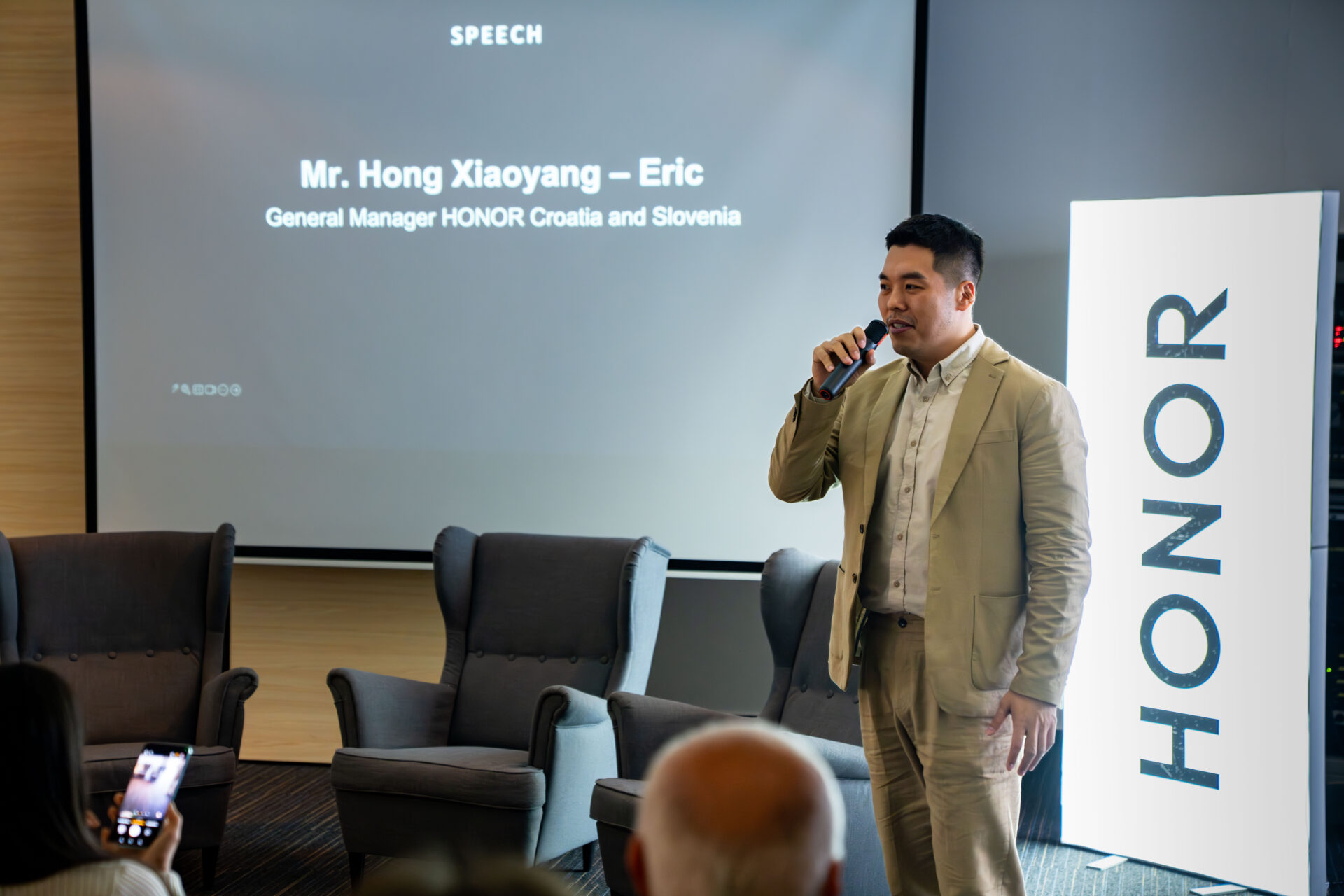 Hong Xiaoyang – Eric, generalni direktor podjetja HONOR za Hrvaško in Slovenijo